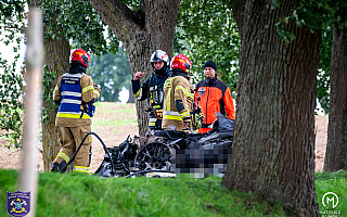 Tragiczny wypadek pod Mrągowem. Sportowe auto stanęło w płomieniach [ZDJĘCIA]